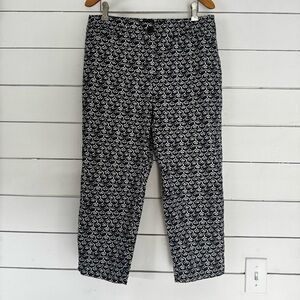 Talbots The Perfect Crop printed Capri pants in blue and white print. Size: 6P
